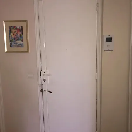 Trocadero/eiffel Tower Апартаменты *